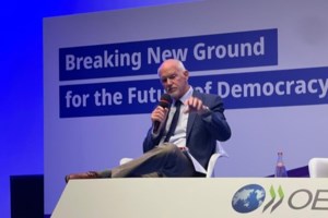 Γιώργος Παπανδρέου σε τουρκική εφημερίδα: Μπορούμε να χρησιμοποιήσουμε μαζί τον ήλιο και τον άνεμο του Αιγαίου