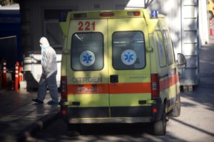 Τραγωδία στο Αγρίνιο: Νεκρή 53χρονη που έπεσε από τον 3ο όροφο σε ακάλυπτο πολυκατοικίας [εικόνες] - εικόνα 2