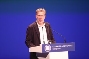 "Ευχές" Κωνσταντοπούλου για τα γενέθλια της ΝΔ: "50 χρόνια κλείνετε, 500 εκατομμύρια ευρώ χρωστάτε" [βίντεο]