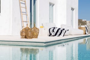 Τα πιο ακριβά Airbnb στην Ελλάδα: Χλιδάτες βίλες για λίγους με έως 19.000 ευρώ τη βραδιά