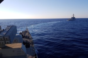 Τι απαντά ο Κουμουτσάκος στην κριτική Τσίπρα ότι το 2018 διαφωνούσε στην επέκταση των 12 μιλίων