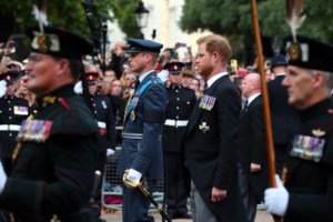 Μεγαλόθυμος πατέρας: Χάρι και Μέγκαν έβγαλαν όλα τα οικογενειακά άπλυτα στη φόρα αλλά ο Κάρολος τους προσκαλεί στη στέψη του - εικόνα 2
