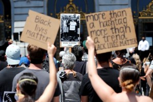 Γαλλία: Κινητοποιήσεις κατά του ρατσισμού και της αστυνομικής βίας - εικόνα 2