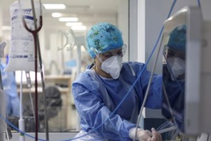 Κορονοϊός: Μόνο με πιστοποιητικό εμβολιασμού, νόσησης ή rapid test η είσοδος στις δημόσιες υπηρεσίες