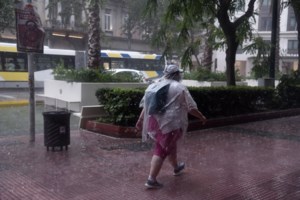 Νέα προειδοποίηση Μαρουσάκη: Έρχονται ισχυρές βροχές και καταιγίδες – Μεταξύ δύο "ατμοσφαιρικών βουνών" η Ελλάδα