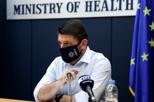 Δημόσια συγγνώμη από την 24χρονη που ταξίδεψε με κορονοϊό - "Ήθελα να ξεσκάσω" [Βίντεο]