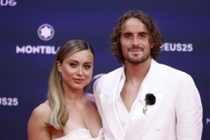 Στην Ελλάδα Τσιτσιπάς και Μπαντόσα - Η εμπειρία με το μπλακάουτ και η απάντηση για τον γάμο τους [βίντεο]