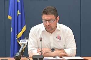 Τηλεδιάσκεψη Τσίπρα με νοσοκομειακούς γιατρούς: Έλλειψη σε μέτρα προστασίας και τεστ κορονοϊού