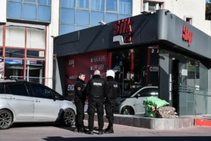 Πυροβολισμοί στα Γλυκά Νερά: Παραδόθηκαν δύο νεαροί - Λένε ότι δεν στόχευαν το βενζινάδικο