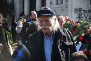 Σήμερα η κηδεία του Μανώλη Γλέζου - Μεσίστια η σημαία στην Ακρόπολη - εικόνα 2