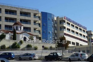 Απίστευτο θράσος: Χόρευαν πάνω στο καπό περιπολικού της Τροχαίας στη Λαμία - Γύριζαν βίντεο για το  TikTok