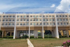 Γκαζάκια στην είσοδο διώροφης οικίας στην Κάτω Τούμπα Θεσσαλονίκης - Μικρές υλικές ζημιές