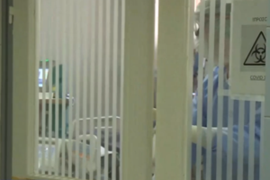 Εξαδάκτυλος:  Να κλείσουν τα σχολεία τώρα - Θέμα χρόνου να επικρατήσει η βρετανική μετάλλαξη - εικόνα 2