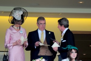 Σκάνδαλο Επστάιν: Κρεμασμένος στο κελί του ο Ζαν Λυκ Μπρουνέλ -  Προωθούσε ανήλικες στον παιδεραστή [εικόνες] - εικόνα 4