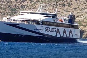 Πειραιάς: "Ένιωθα τον θάνατο, λέω τελείωσε"- Οι μαρτυρίες των ναυτών που έπεσαν από ύψος 15 μέτρων στη θάλασσα - εικόνα 3