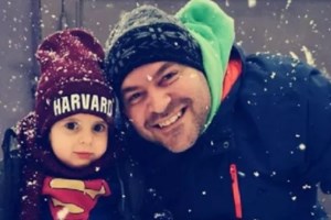 Παναγιώτης - Ραφαήλ: Ντύθηκε "Μικρός Πρίγκιπας" και στέκεται στα πόδια του - Το συγκινητικό μήνυμα