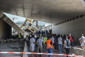 Τέσσερις συλλήψεις για την κατάρρευση της γέφυρας της Ολυμπίας οδού - Ο υπεύθυνος έργου και τρεις χειριστές μηχανημάτων - εικόνα 3