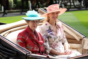 Αυτοεξορισμένοι, άσχετοι και αποτυχημένοι: Αποκαλύφθηκε η fail στρατηγική του Χάρι και της Μέγκαν σε βάρος του παλατιού - εικόνα 7