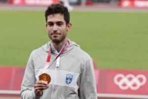 Εύβοια: Στο νοσοκομείο 15χρονος που έκανε παρκούρ σε ταράτσες - Έπεσε σε φωταγωγό και εγκλωβίστηκε - εικόνα 2