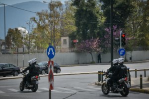 Κομφούζιο στην Αττική Οδό προς Αεροδρόμιο μετά από καραμπόλα - Δείτε live την κίνηση στους δρόμους