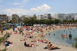 Καιρός: Συννεφιά και σποραδικές καταιγίδες σήμερα - Σε ποιες περιοχές θα βρέξει