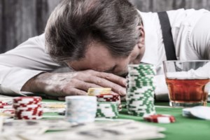 Παράνομο καζίνο με "φρουτάκια" σε μαγαζί της Αττικής - Τρεις συλλήψεις [Βίντεο]