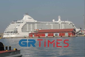 Κρουαζιέρα τρόμου για 1.000 επιβάτες: Επεσε σε καταιγίδα, "οι επιβάτες ούρλιαζαν για τη ζωή τους" [εικόνες - βίντεο]