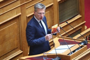 Η Ελλάδα αλλάζει: Η καλύτερη μαθητική επιχείρηση είναι από το γυμνάσιο κωφών Θεσσαλονίκης - Η συγκίνηση Σκέρτσου