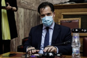 Ο Χατζηδάκης απαντά αν έρχονται απολύσεις ανεμβολίαστων εργαζομένων στον ιδιωτικό τομέα