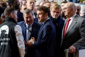 Η Ράνια Σβίγγου πήγε Παρίσι για συμπαράσταση στους διαδηλωτές και Τα Νέα την ειρωνεύθηκαν με τον νόμο Κατρούγκαλου- Η αλήθεια - εικόνα 2