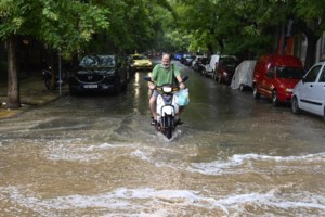 Άνοδος της θερμοκρασίας το Σαββατοκύριακο - Πότε ξεκινά το νέο κύμα ισχυρών βροχών και καταιγίδων