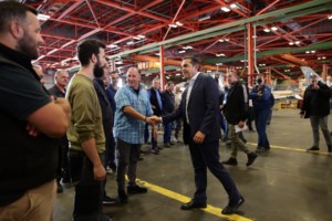 Επίκαιρη ερώτηση Τσίπρα στον Μητσοτάκη για τις παρακολουθήσεις - Τις συνδέει με τις εκλογές