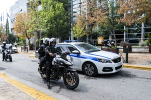 Επεισοδιακή σύλληψη 23χρονου ληστή στου Ζωγράφου - Έβγαλε όπλο στους αστυνομικούς