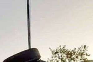 Εγινε και αυτό: Εκλεψαν τον σημαιοστολισμό της 28ης Οκτωβρίου στον δήμο Μοσχάτου-Ταύρου