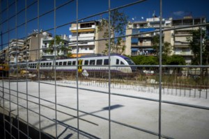 Κερατσίνι: Μυστήριο με φωτιά σε φορτηγό πλοίο - Στο νοσοκομείο μέλος του πληρώματος