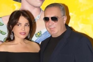 Σίλια Κριθαριώτη: Η πρώτη εμφάνιση μετά το χειρουργείο στην Αμερική - Με δίχρωμο vintage φόρεμα και δερμάτινες μπότες - εικόνα 5