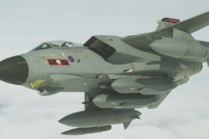 Εξοπλίζεται η Ουκρανία: Μετά τους πυραύλους από ΗΠΑ και Βρετανία πήρε τεθωρακισμένα από τη Γερμανία- Παρέδωσε δύο F-16 η Ολλανδία