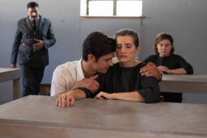 Αλίκη Βουγιουκλάκη: Ο εφιάλτης στο Εδιμβούργο - Οι αναθυμιάσεις και ο λήθαργος - εικόνα 4