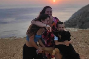 Θεσσαλονίκη: Μητέρα έκανε δώρο ζωής στον γιο της - Του χάρισε το νεφρό της [βίντεο]