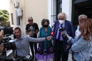 Δικαστικό θρίλερ με τον Νίκο Κουρή Θεοδωράκη - Το τεστ DNA θα δείξει αν είναι πραγματικά γιος του Μίκη - εικόνα 3
