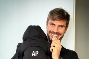 Πετρετζίκης: Το... λαχταριστό πάρτι γενεθλίων του γιου του - Η matchi matchi εμφάνιση & η exotic διακόσμηση [εικόνες]