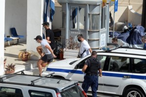 Απίστευτο βίντεο: Δείτε τον άγριο καβγά του αρχηγού της Μάντσεστερ στα σοκάκια της Μυκόνου