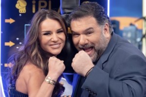 Ελένη Τσολάκη: Η on air έκπληξη για τα γενέθλιά της - ''Τρελάθηκε'' η παρουσιάστρια [βίντεο]