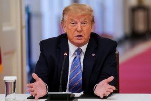 Αντίο ...πορτοκαλί: Ο Τραμπ εμφανίστηκε για πρώτη φορά με... άσπρα μαλλιά και ήταν αγνώριστος [εικόνες] - εικόνα 2