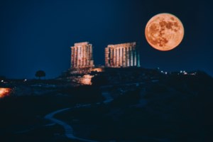 Πανσέληνος Αυγούστου 2021: Μαγευτικές εικόνες από το πιο λαμπρό φεγγάρι του έτους - Η οπτική απάτη και οι μύθοι - εικόνα 4