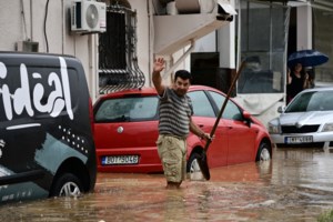 Άνοιξε η Εθνική Οδός Αθηνών - Θεσσαλονίκης και για τα βαρέα οχήματα