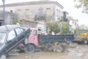 Λασίθι: Μεγάλες καταστροφές από ισχυρούς ανέμους στην Ιεράπετρα [Εικόνες]