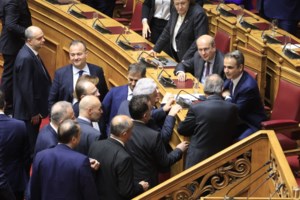 Ανασχηματισμός προ των πυλών: Αμετακίνητος ο Γεραπετρίτης, αλλαγές σε Οικονομικών, Μεταφορών, αντικαθίσταται και ο Κικίλιας - εικόνα 2