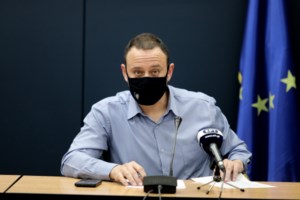 Σύσταση Δημόπουλου: Η τρίτη δόση μειώνει κατά 95% την πιθανότητα μόλυνσης - Κάντε τη το συντομότερο