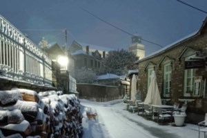 Ντύθηκε στα "λευκά" η Βόρεια Ελλάδα: Εντυπωσιακές εικόνες από Φλώρινα, Κοζάνη και Πτολεμαΐδα - Προβλήματα στην Ήπειρο - εικόνα 2